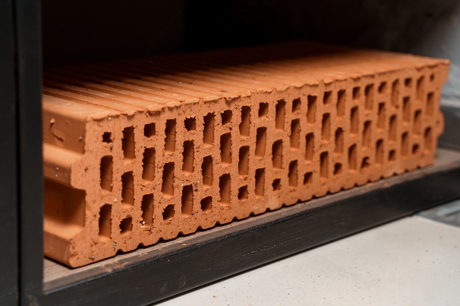 Почему все чаще выбирают керамический блок для строительства разных типов зданий? Почему все чаще выбирают керамический блок для строительства разных типов зданий?