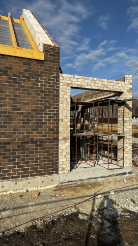 Кирпич оникс пустотелый полуторныйпо цене 70.90 руб./шт