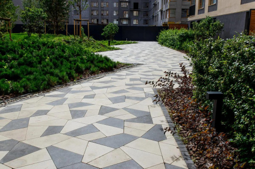 Тротуарная плитка Мозайка, Гладкий, Черный, высота 80 мм (559*361*280*408; 591*79*558*152*280; 280*420*243*280; 206*550*349*420;72*560*457*496;457*560*280*496)